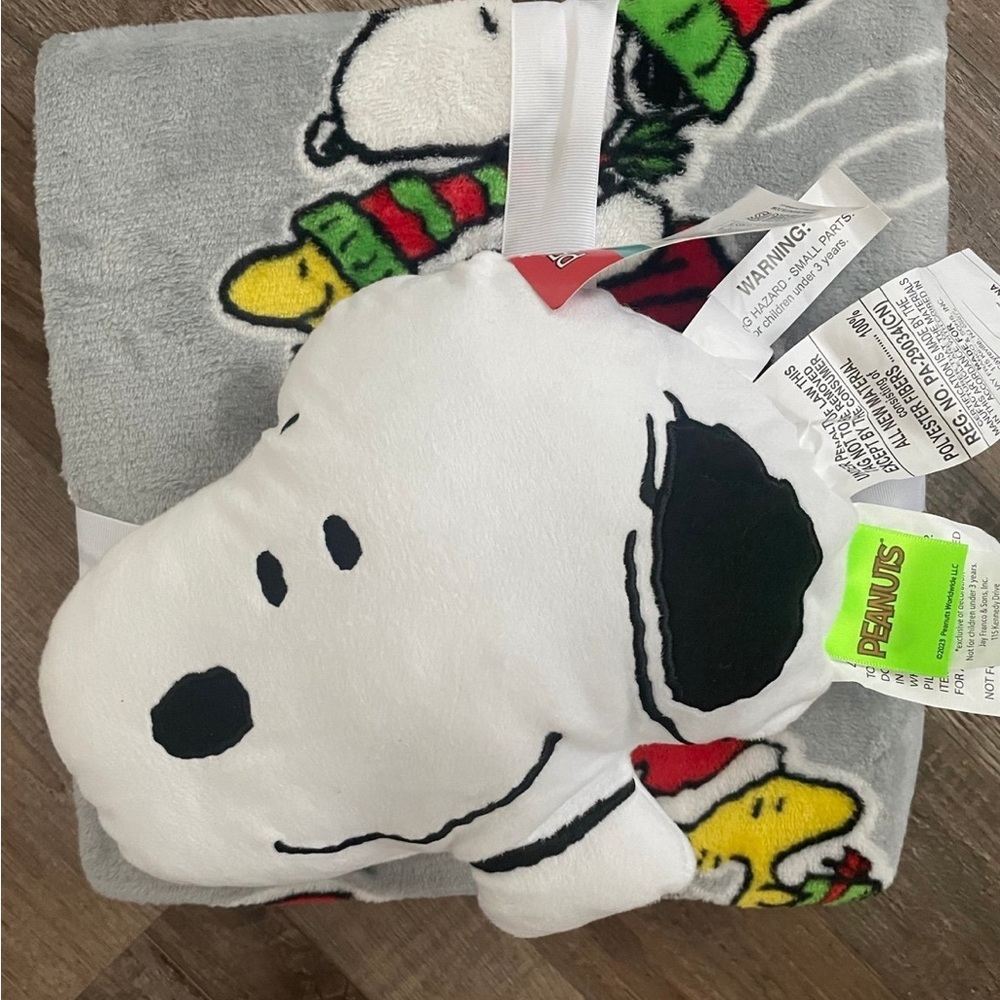 Peanuts Nogginz Pillow & Travel Blanket Set NEW WITH TAGS